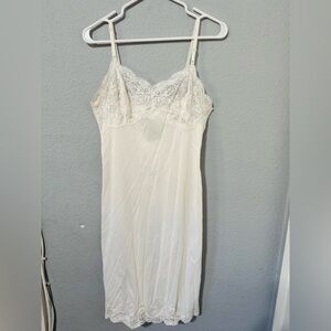 Vintage Wonder Maid Women Elegant Cream Lace Slip Dress Adjustable Strap Size 34